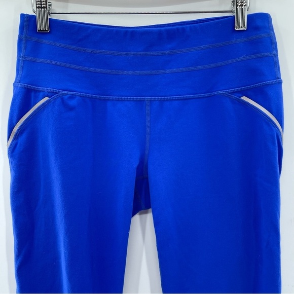 Athleta Relay Reflective Crop Capri Legging Size Medium - Picture 3 of 14